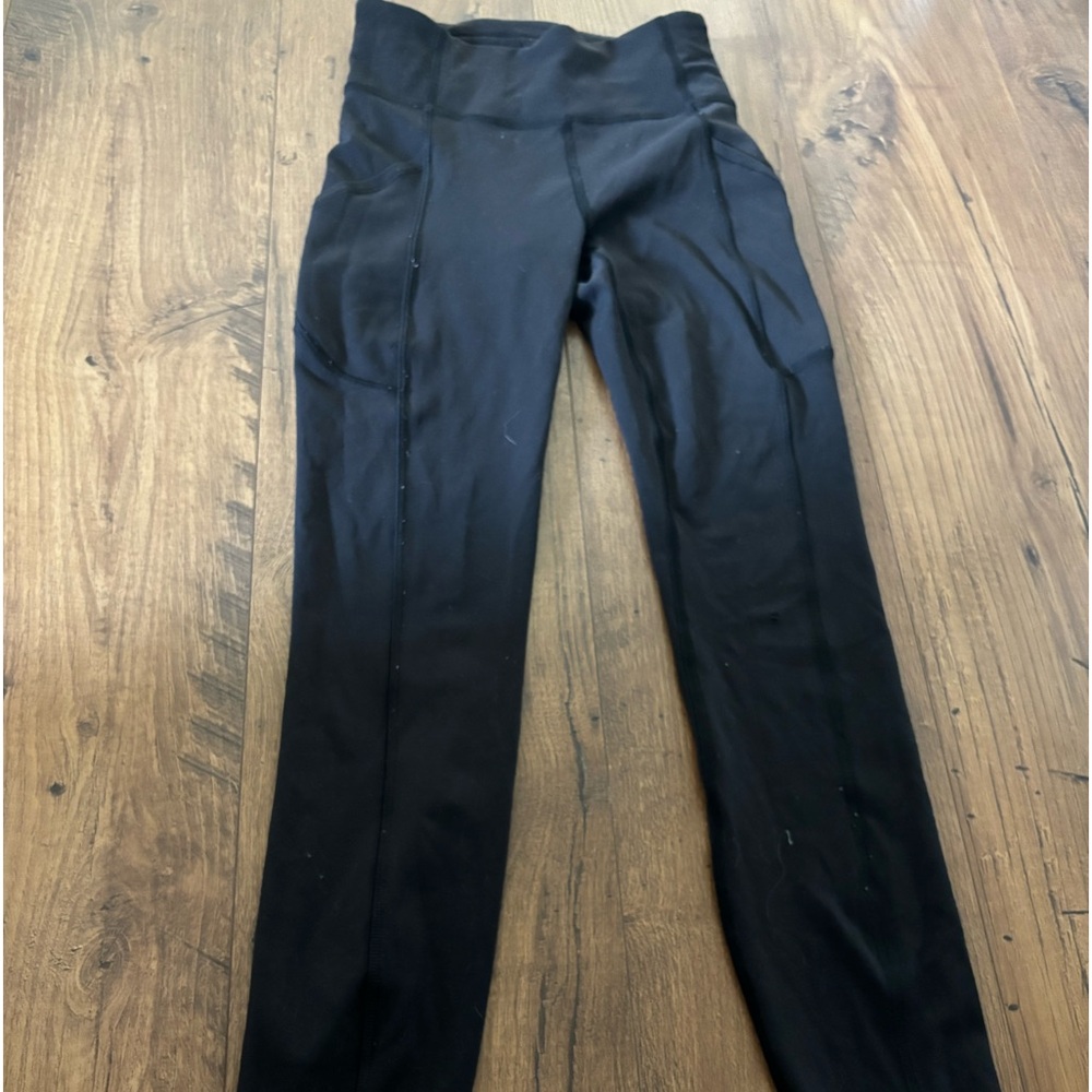 im selling my lululemon leggings because they dont fit anymore